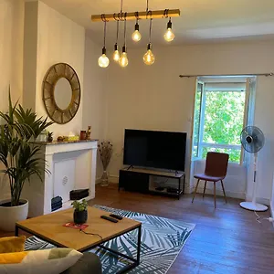tres-bel-appartement-tout-proche-du-centre-ville.hotels-rhonealpes.com/